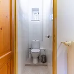 Your Center Stylish & Spacious דירה