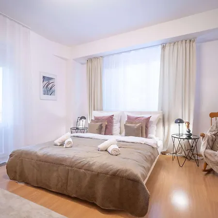 Your Center Stylish & Spacious Apartment Kosice