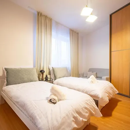 Your Center Stylish & Spacious * コシツェ