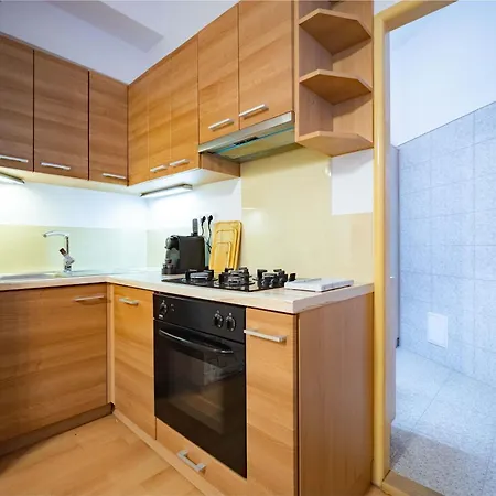 Your Center Stylish & Spacious קושיצה